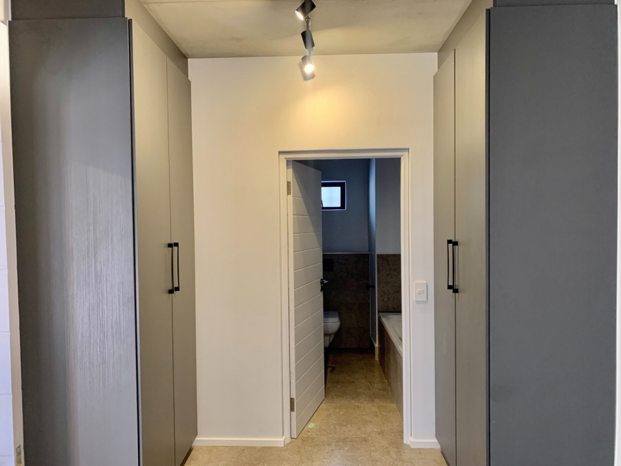 1 Bedroom Property for Sale in Hyde Park Gauteng