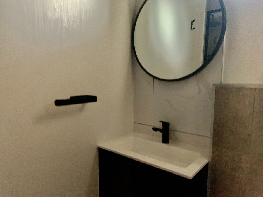 1 Bedroom Property for Sale in Hyde Park Gauteng