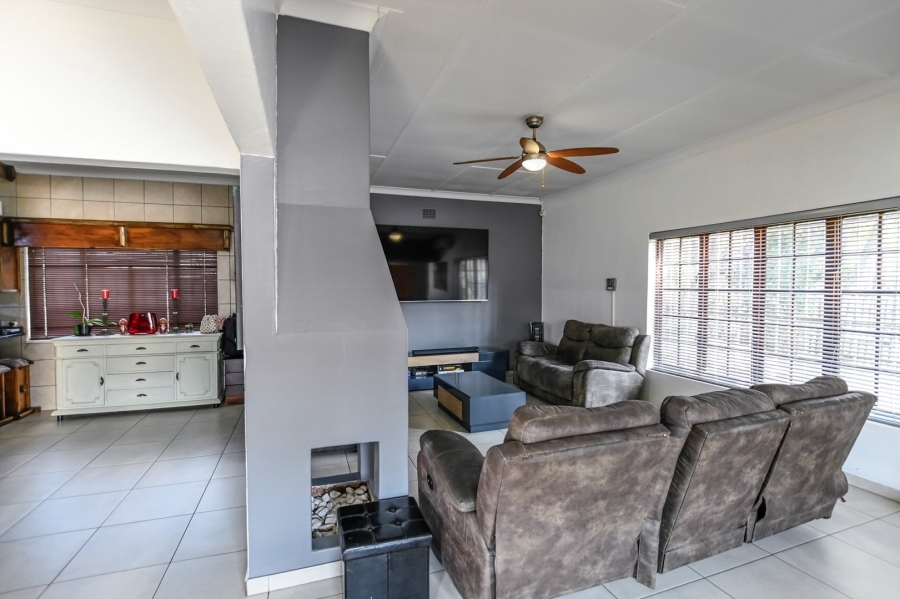 3 Bedroom Property for Sale in Rietfontein Gauteng