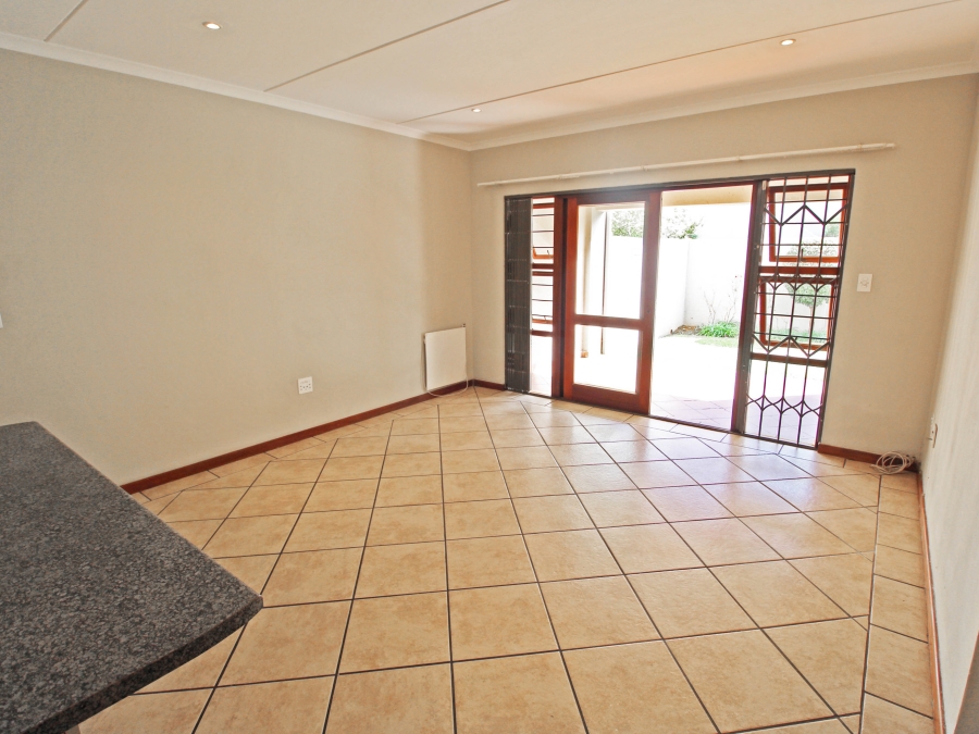 To Let 2 Bedroom Property for Rent in Bryanston Gauteng