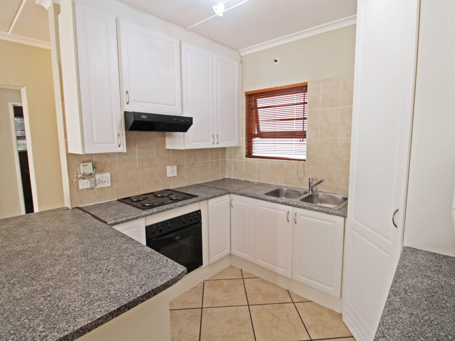 To Let 2 Bedroom Property for Rent in Bryanston Gauteng
