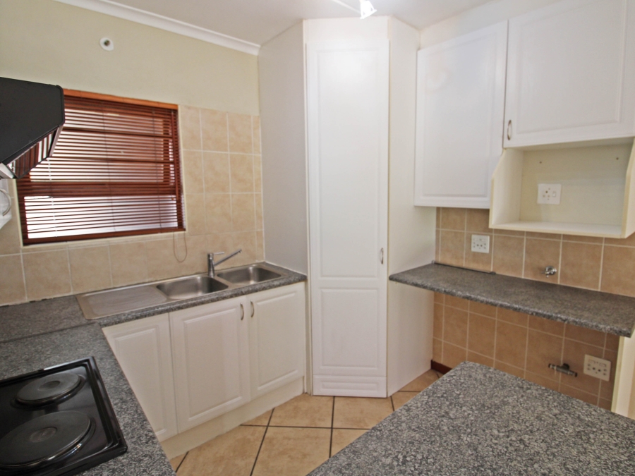 To Let 2 Bedroom Property for Rent in Bryanston Gauteng