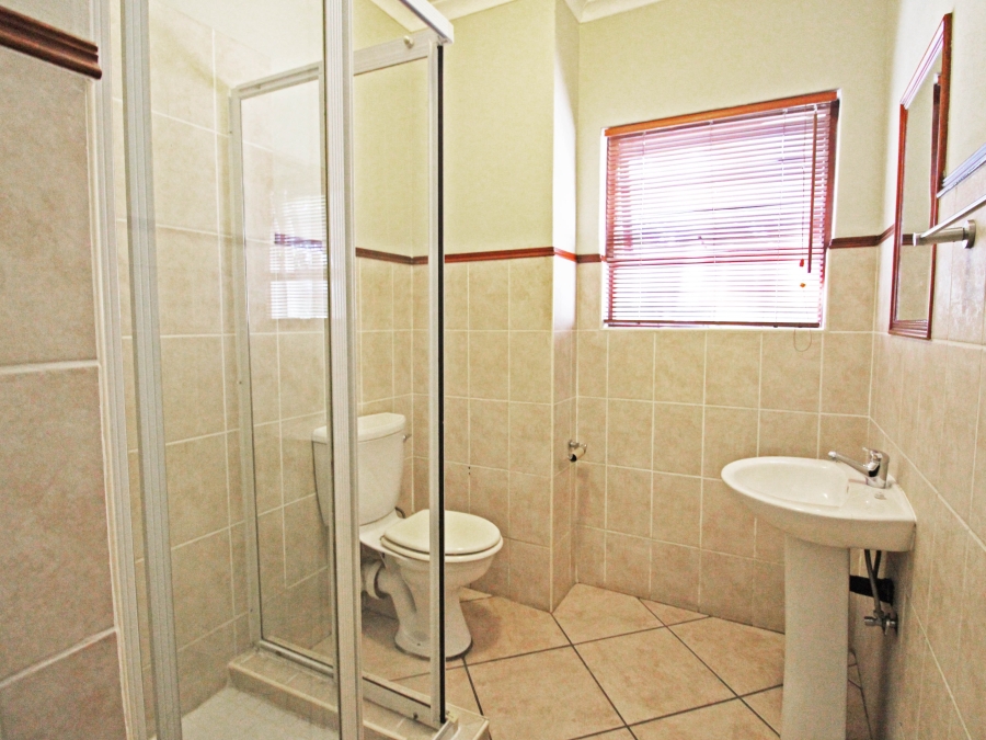 To Let 2 Bedroom Property for Rent in Bryanston Gauteng