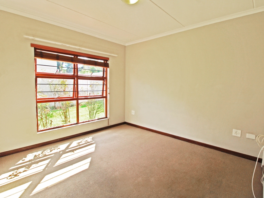 To Let 2 Bedroom Property for Rent in Bryanston Gauteng