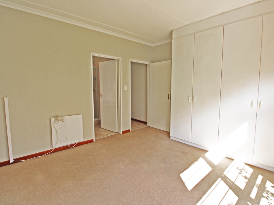 To Let 2 Bedroom Property for Rent in Bryanston Gauteng