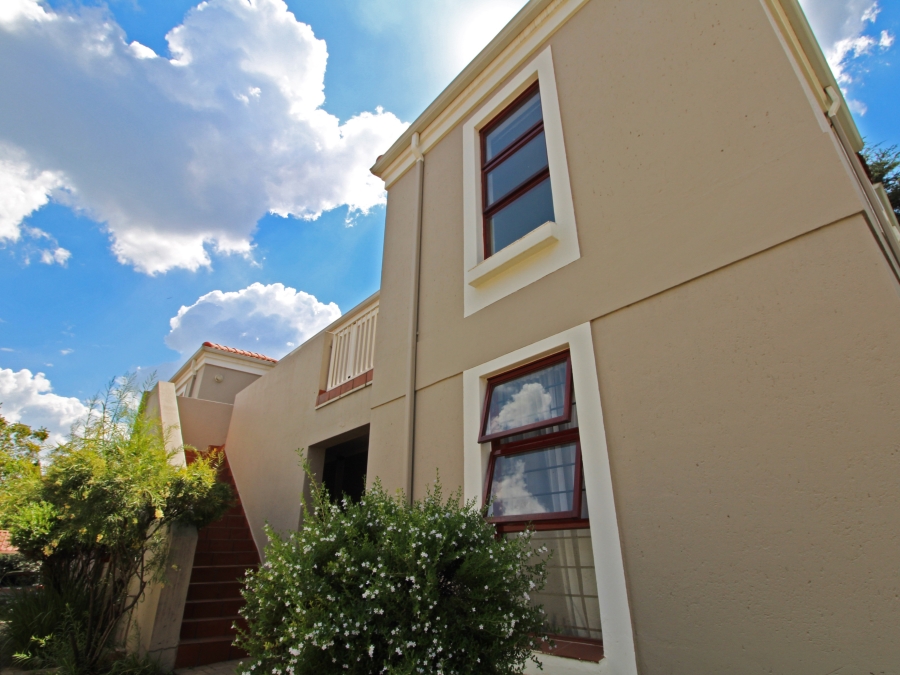 To Let 2 Bedroom Property for Rent in Bryanston Gauteng