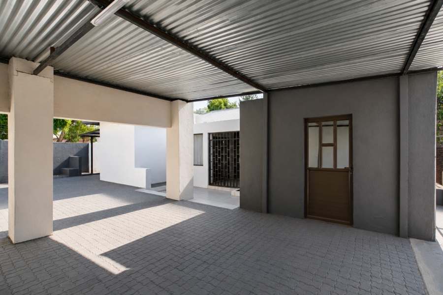 5 Bedroom Property for Sale in Capital Park Gauteng
