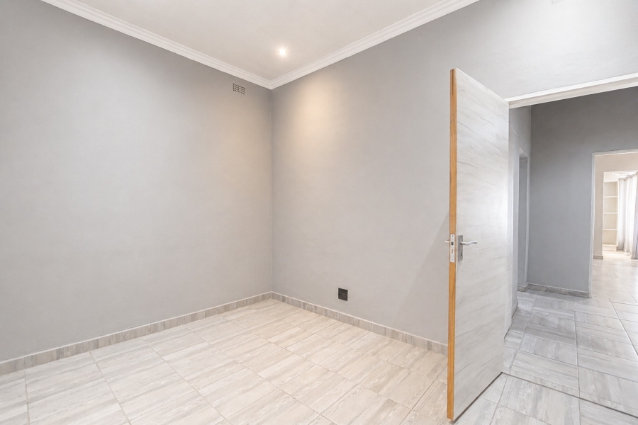 5 Bedroom Property for Sale in Capital Park Gauteng
