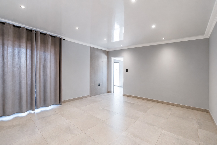 5 Bedroom Property for Sale in Capital Park Gauteng