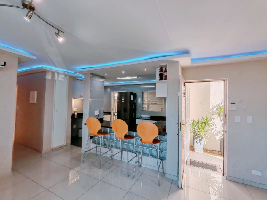 To Let 2 Bedroom Property for Rent in Morningside Gauteng