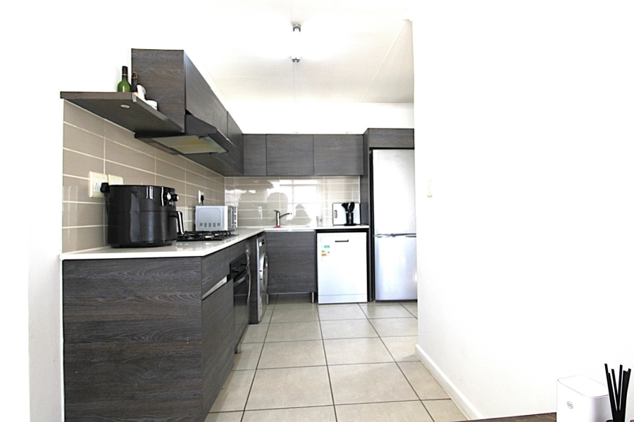 1 Bedroom Property for Sale in Olivedale Gauteng