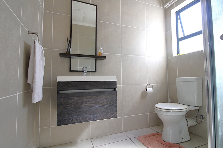 1 Bedroom Property for Sale in Olivedale Gauteng