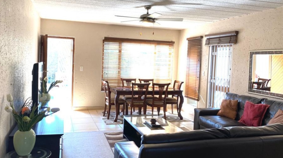 To Let 2 Bedroom Property for Rent in Sandown Gauteng