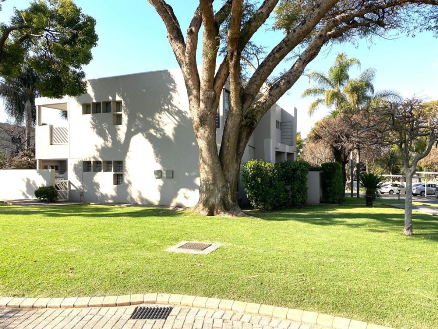 To Let 2 Bedroom Property for Rent in Sandown Gauteng