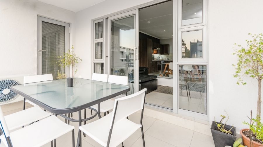To Let 2 Bedroom Property for Rent in Sandown Gauteng