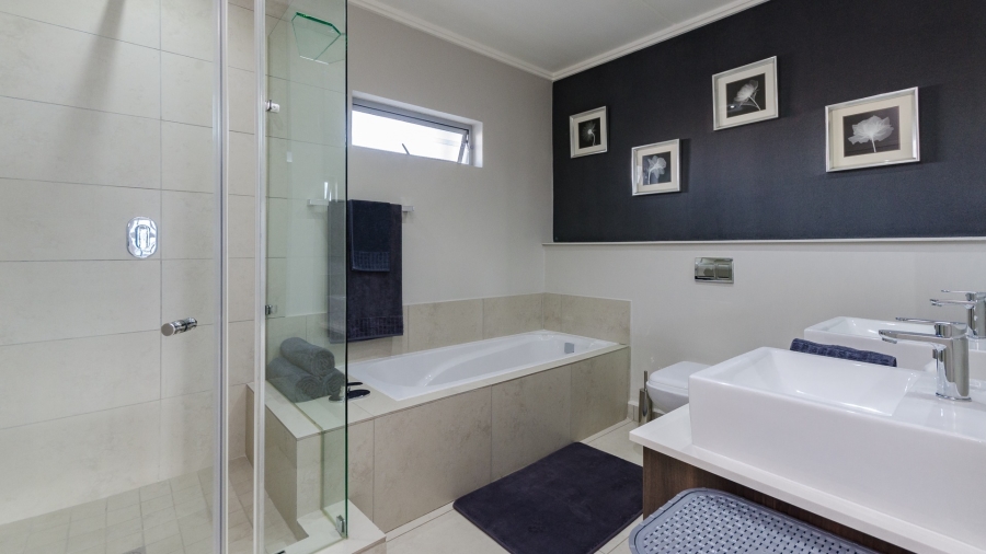 To Let 2 Bedroom Property for Rent in Sandown Gauteng