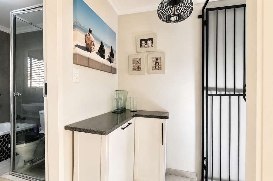 2 Bedroom Property for Sale in Sinoville Gauteng