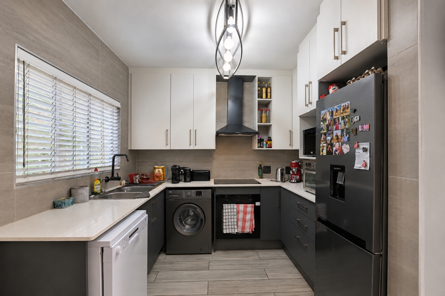 2 Bedroom Property for Sale in Sinoville Gauteng