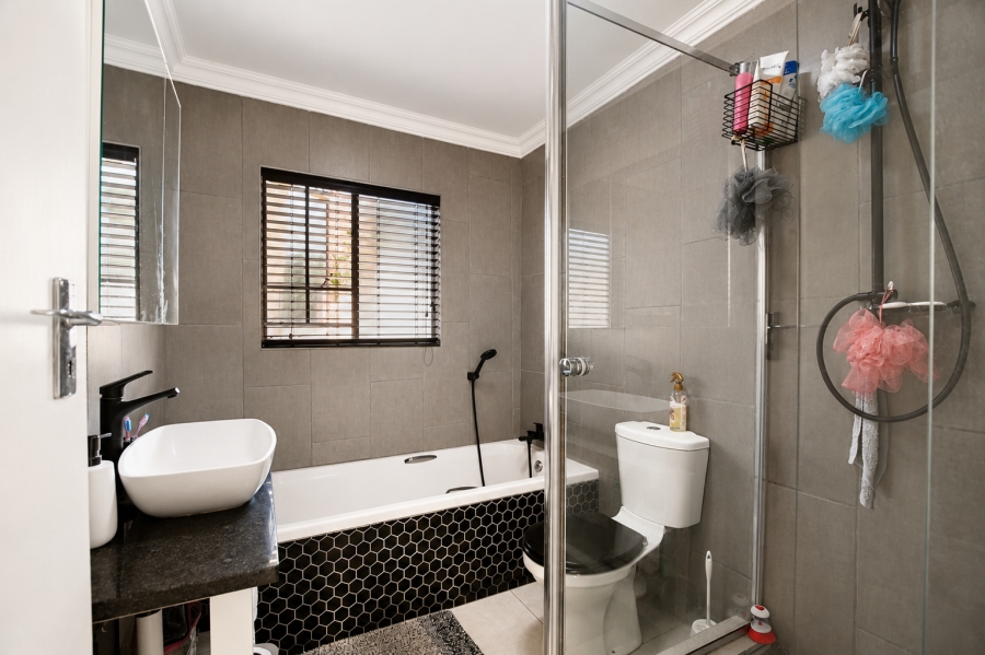 2 Bedroom Property for Sale in Sinoville Gauteng