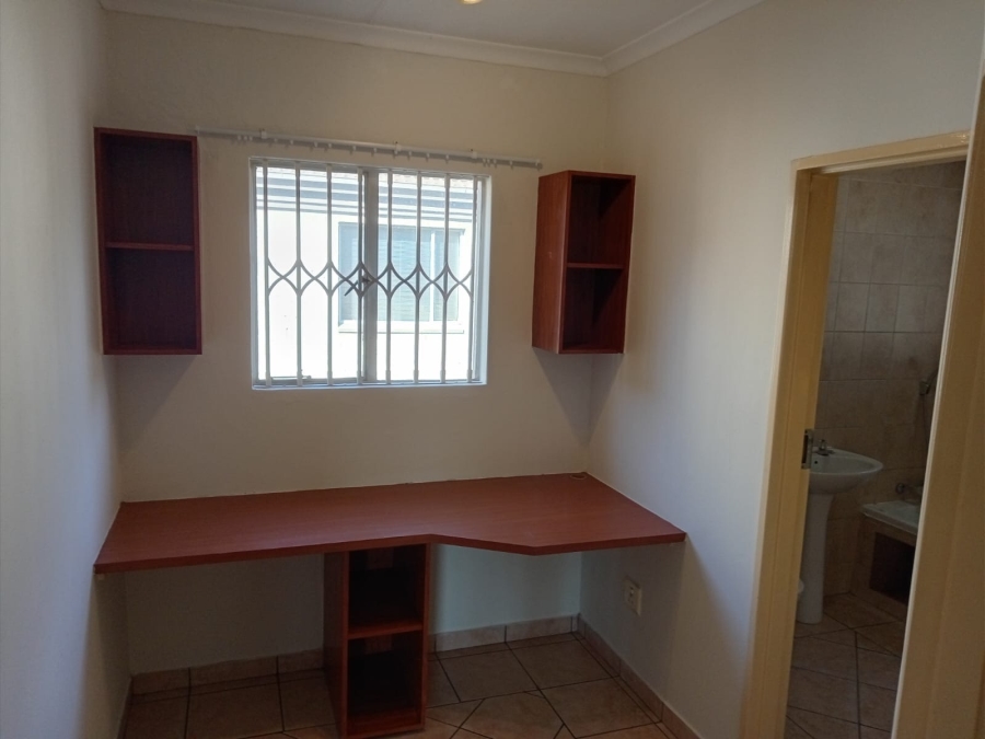 To Let 2 Bedroom Property for Rent in Oriel Gauteng