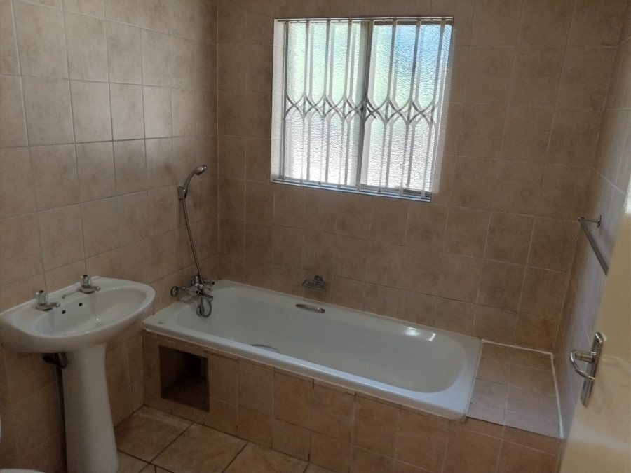 To Let 2 Bedroom Property for Rent in Oriel Gauteng