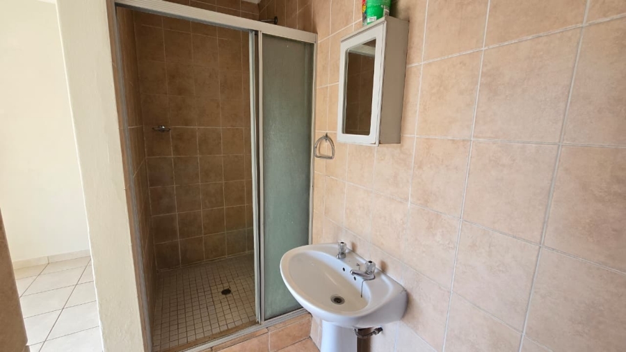 To Let 2 Bedroom Property for Rent in Oriel Gauteng