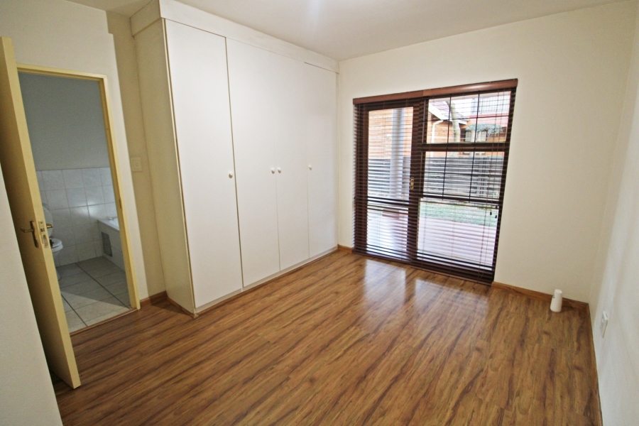 To Let 2 Bedroom Property for Rent in Bryanston Gauteng