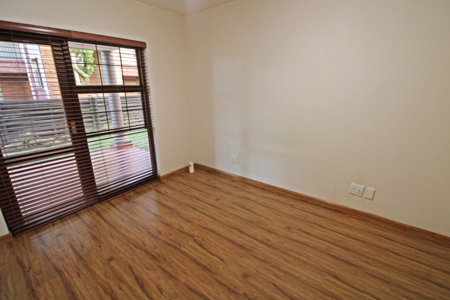 To Let 2 Bedroom Property for Rent in Bryanston Gauteng