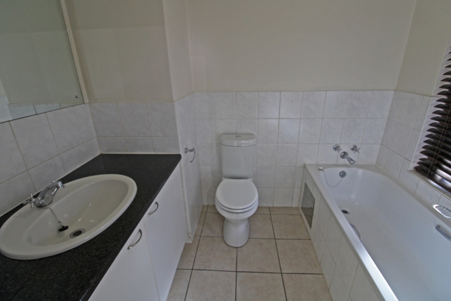 To Let 2 Bedroom Property for Rent in Bryanston Gauteng