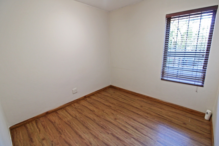 To Let 2 Bedroom Property for Rent in Bryanston Gauteng