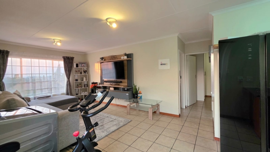 2 Bedroom Property for Sale in The Reeds Gauteng