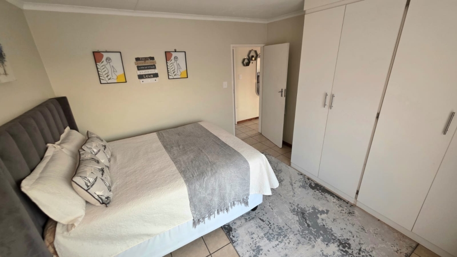 2 Bedroom Property for Sale in The Reeds Gauteng