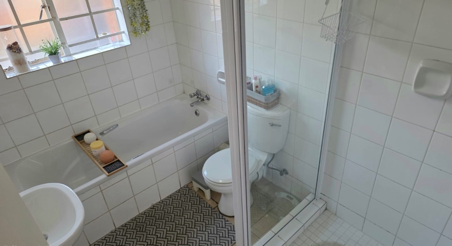 2 Bedroom Property for Sale in The Reeds Gauteng