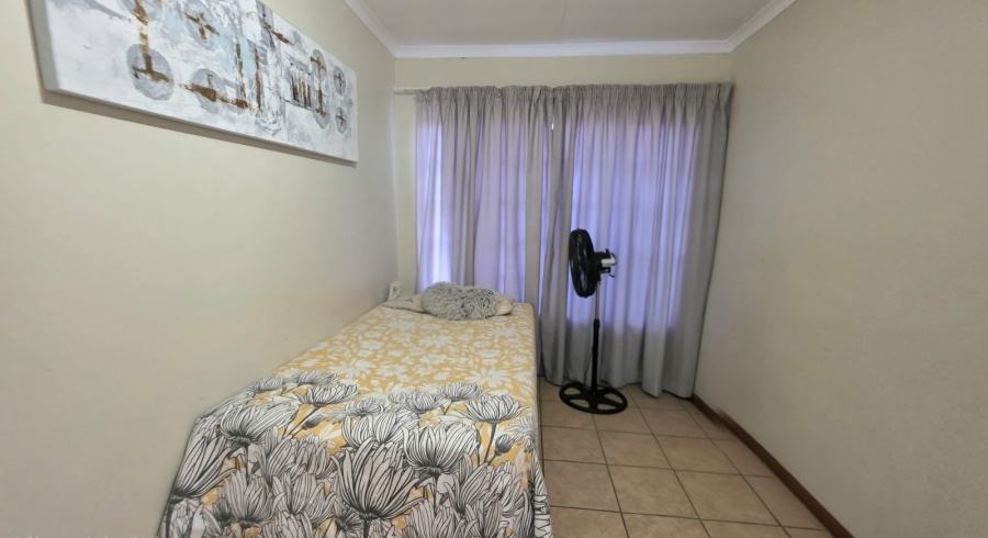 2 Bedroom Property for Sale in The Reeds Gauteng