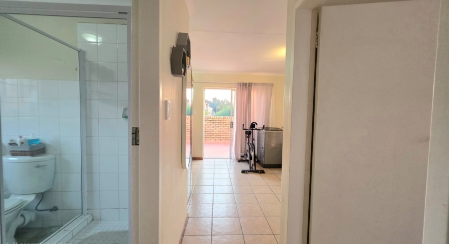 2 Bedroom Property for Sale in The Reeds Gauteng