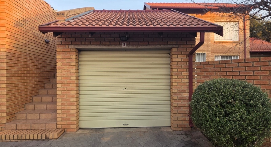 2 Bedroom Property for Sale in The Reeds Gauteng