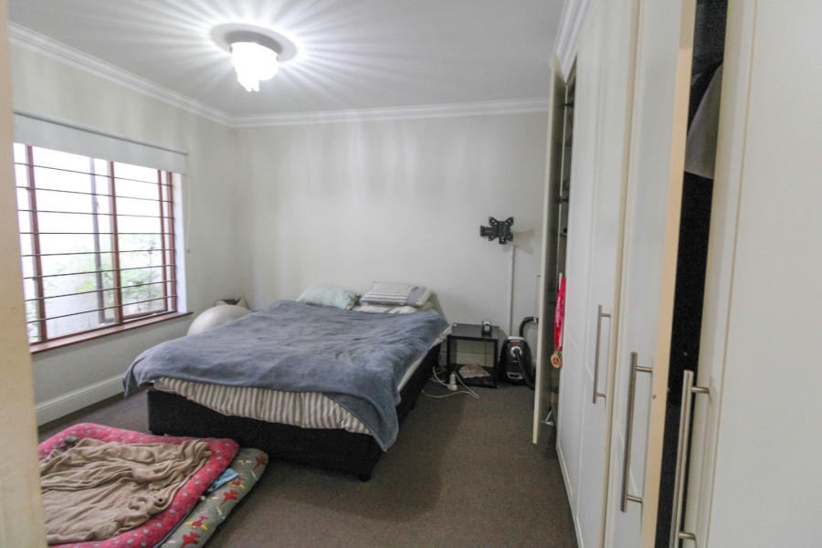 1 Bedroom Property for Sale in Bryanston Gauteng