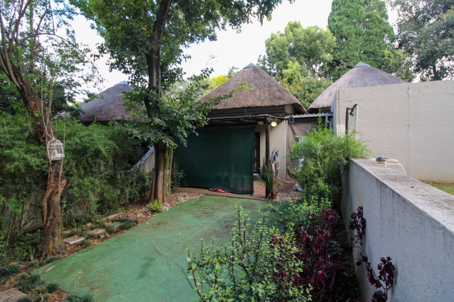 1 Bedroom Property for Sale in Bryanston Gauteng