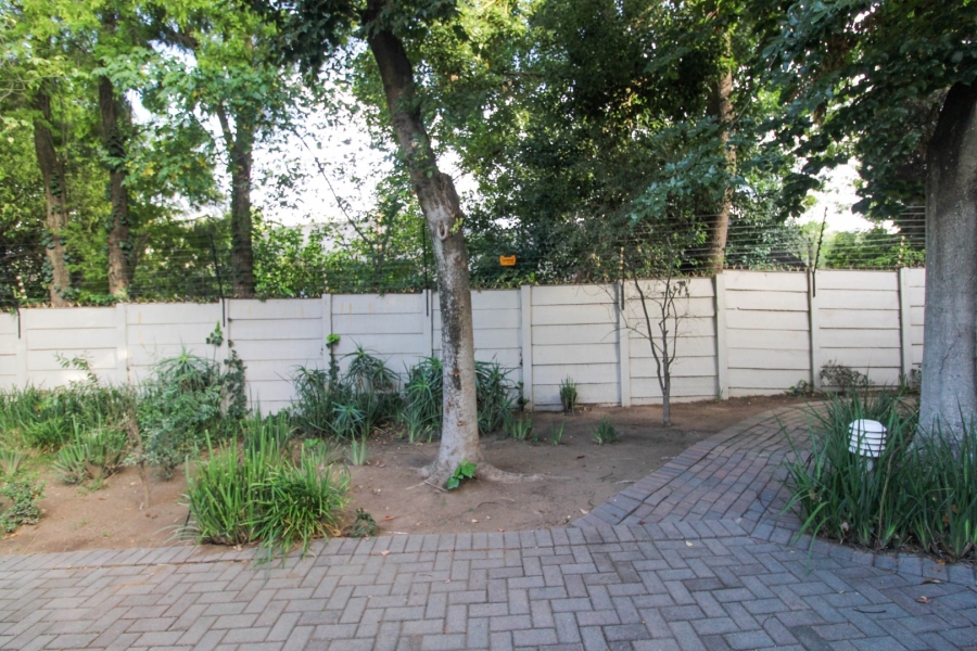 1 Bedroom Property for Sale in Bryanston Gauteng