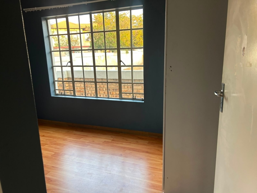 2 Bedroom Property for Sale in Heuweloord Gauteng