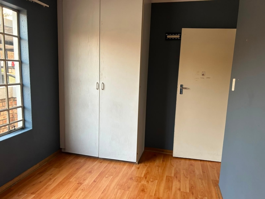 2 Bedroom Property for Sale in Heuweloord Gauteng
