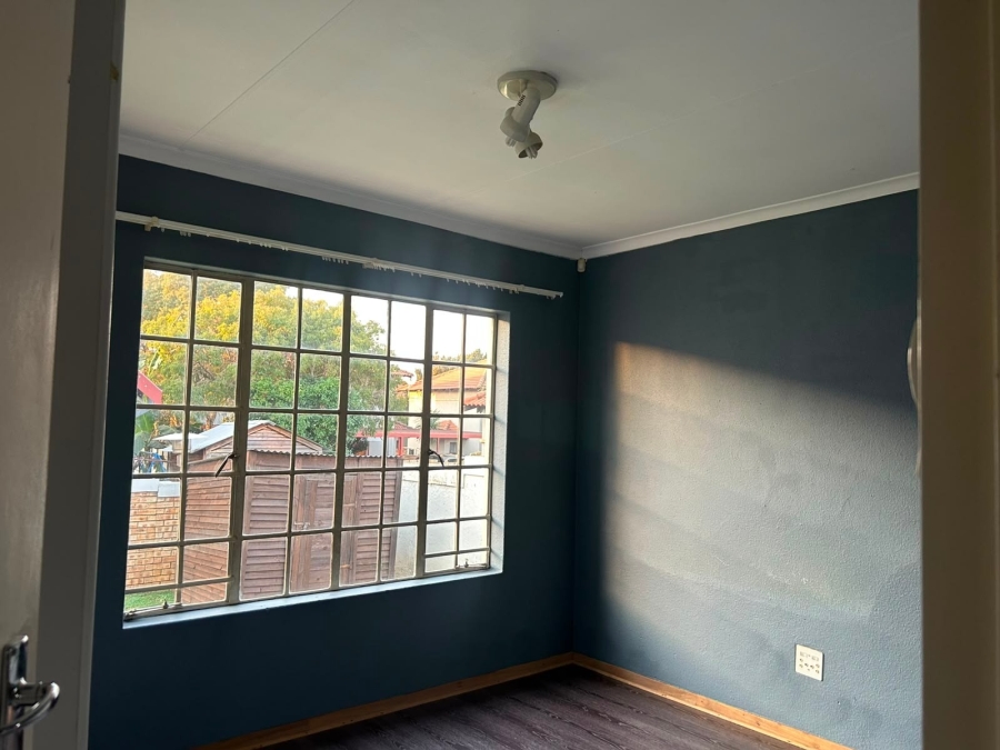 2 Bedroom Property for Sale in Heuweloord Gauteng