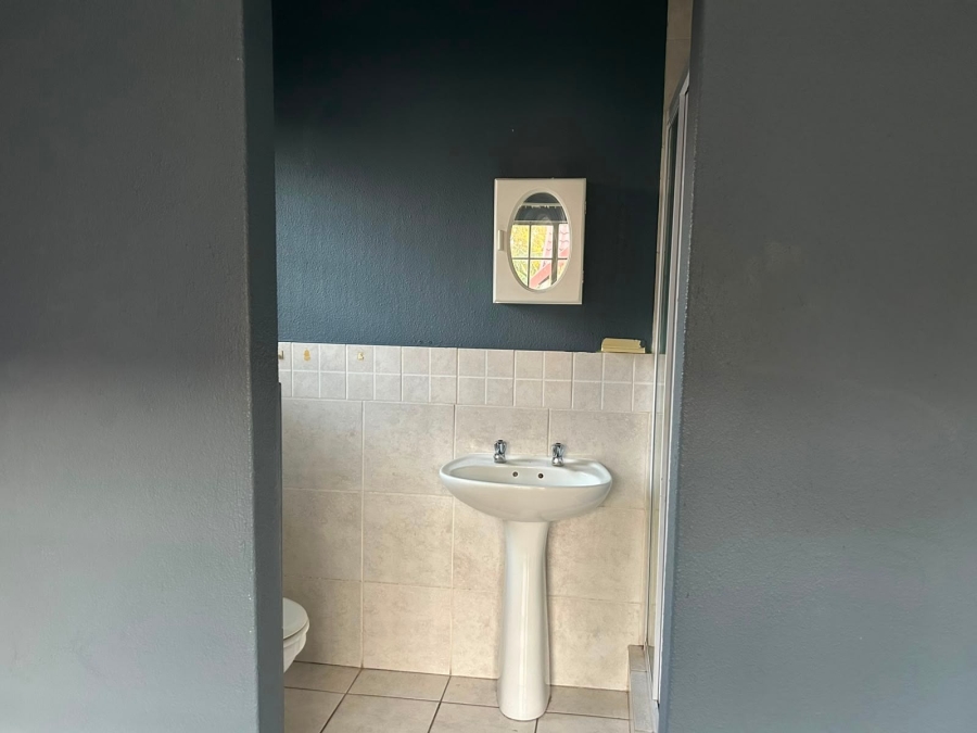 2 Bedroom Property for Sale in Heuweloord Gauteng
