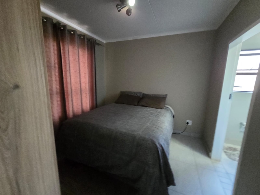 2 Bedroom Property for Sale in Louwlardia Gauteng