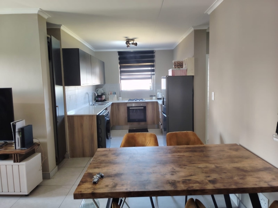 2 Bedroom Property for Sale in Louwlardia Gauteng