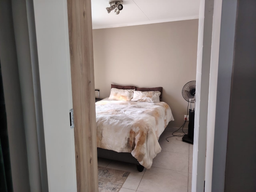 2 Bedroom Property for Sale in Louwlardia Gauteng