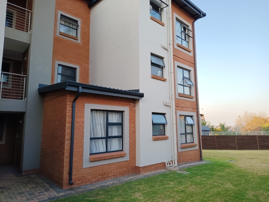 2 Bedroom Property for Sale in Louwlardia Gauteng
