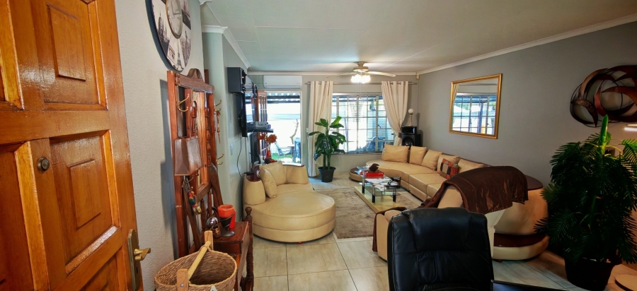 2 Bedroom Property for Sale in Albertsdal Gauteng