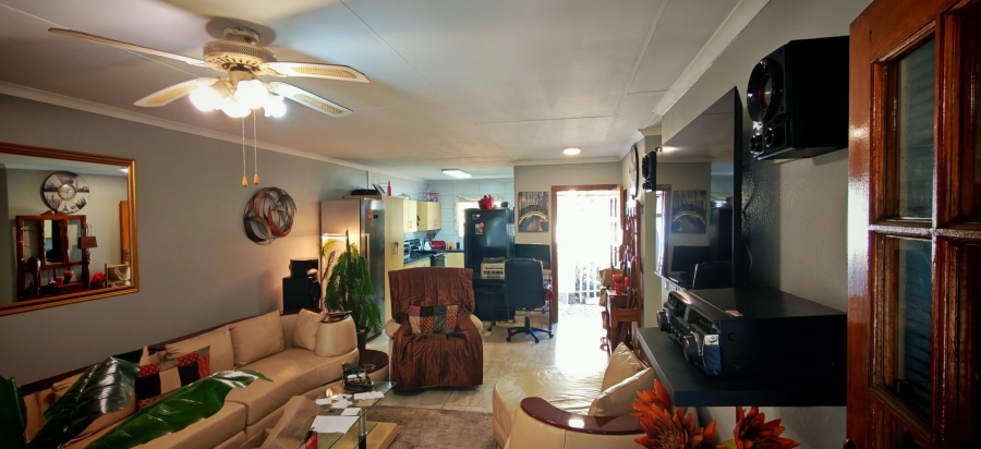 2 Bedroom Property for Sale in Albertsdal Gauteng
