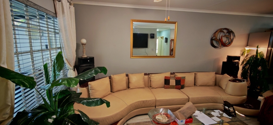 2 Bedroom Property for Sale in Albertsdal Gauteng